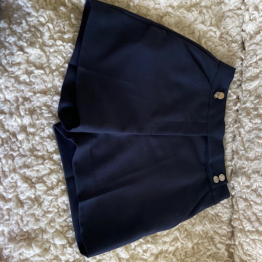 H&M high waisted Navy blue shorts never worn no tags